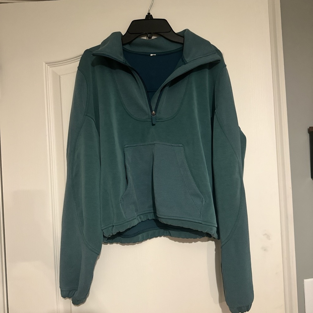 Tea Lululemon quarter zip!